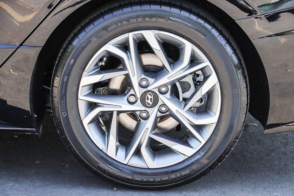 Thumbnail: 2023 Hyundai Sonata - 18