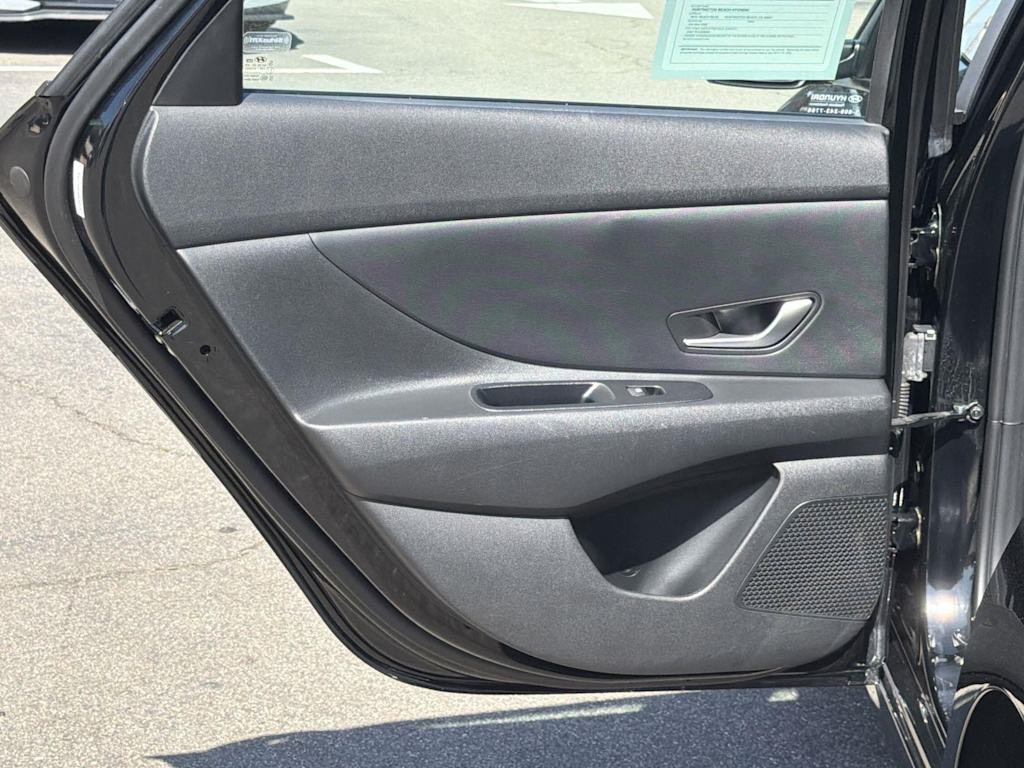 Thumbnail: 2023 Hyundai Elantra - 31