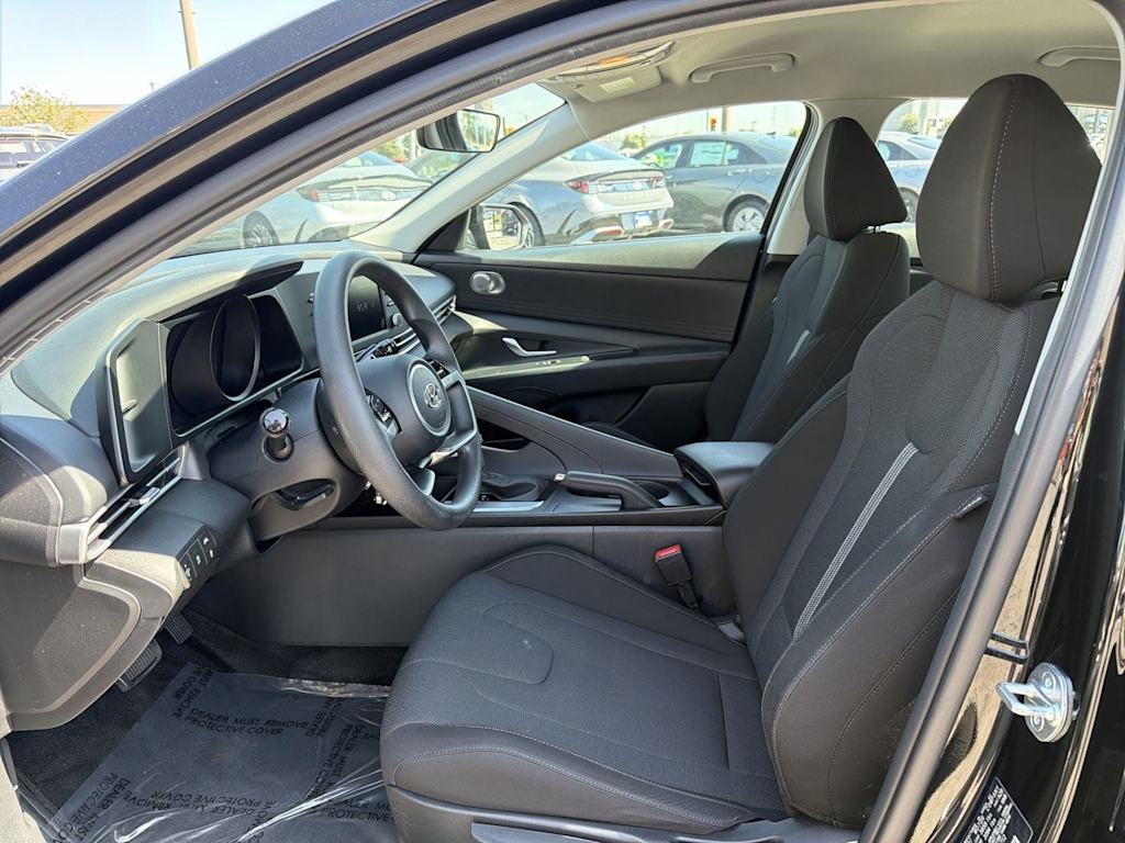 Thumbnail: 2023 Hyundai Elantra - 9