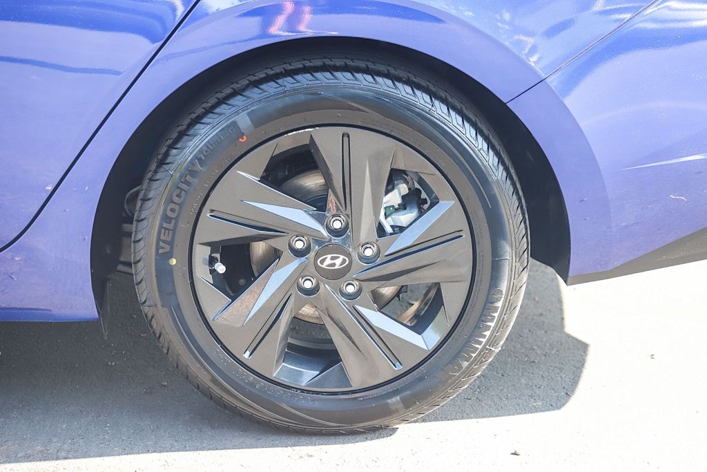 Thumbnail: 2023 Hyundai Elantra - 25