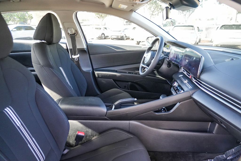 Thumbnail: 2024 Hyundai Elantra - 10