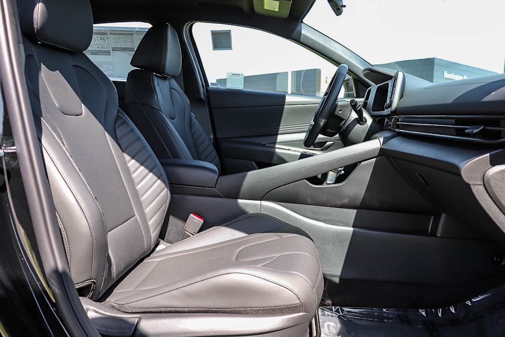 Thumbnail: 2026 Hyundai Elantra - 10