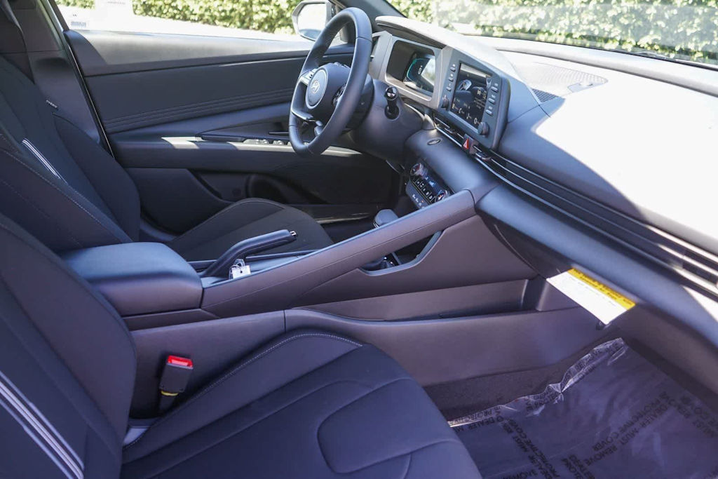 Thumbnail: 2026 Hyundai Elantra - 12