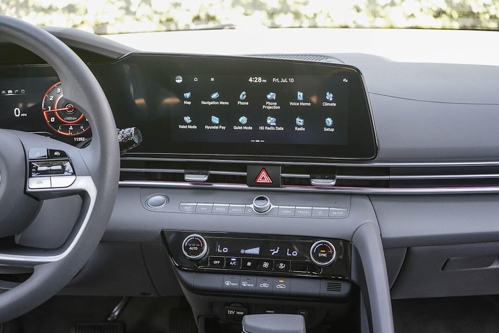 Thumbnail: 2024 Hyundai Elantra - 14