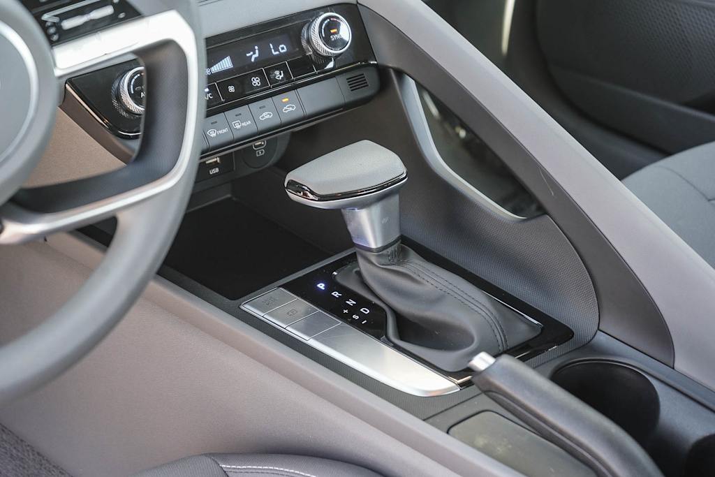 Thumbnail: 2024 Hyundai Elantra - 15