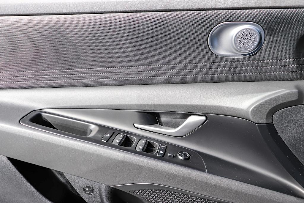 Thumbnail: 2026 Hyundai Elantra - 25