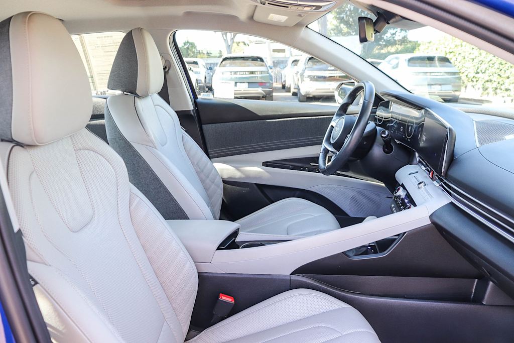 Thumbnail: 2024 Hyundai Elantra - 10