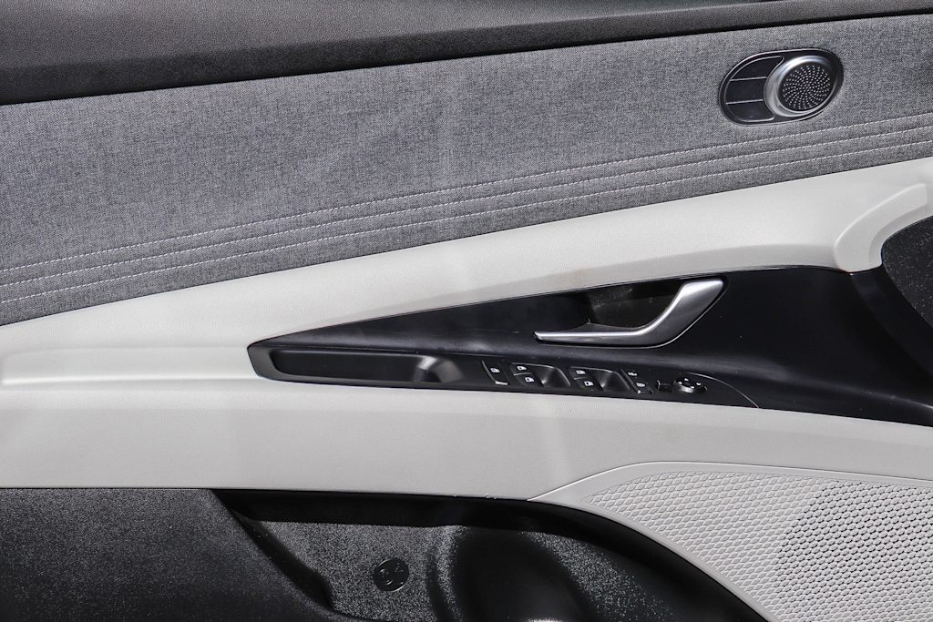 Thumbnail: 2024 Hyundai Elantra - 25