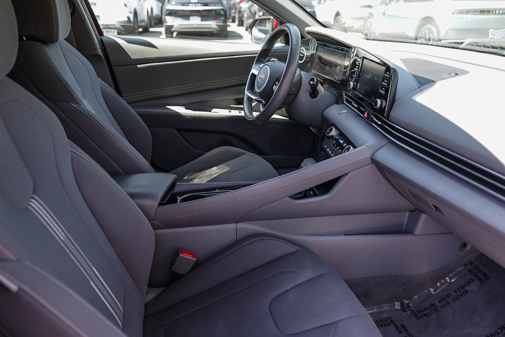 Thumbnail: 2022 Hyundai Elantra - 10