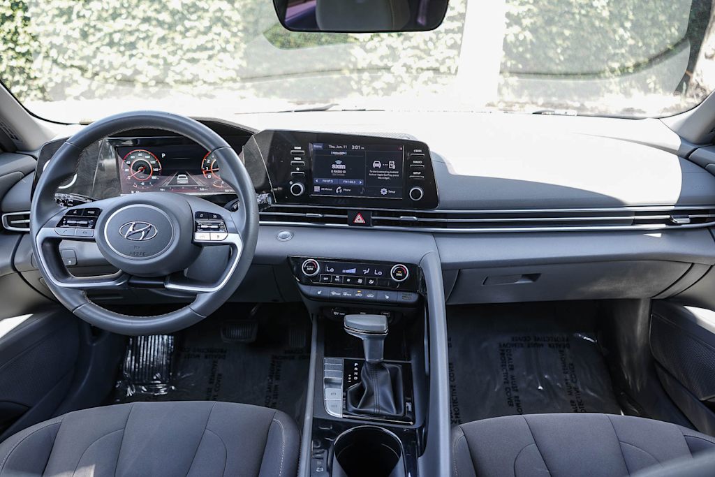 Thumbnail: 2022 Hyundai Elantra - 2