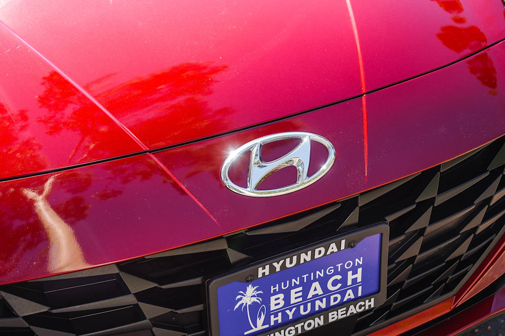 Thumbnail: 2023 Hyundai Elantra - 6