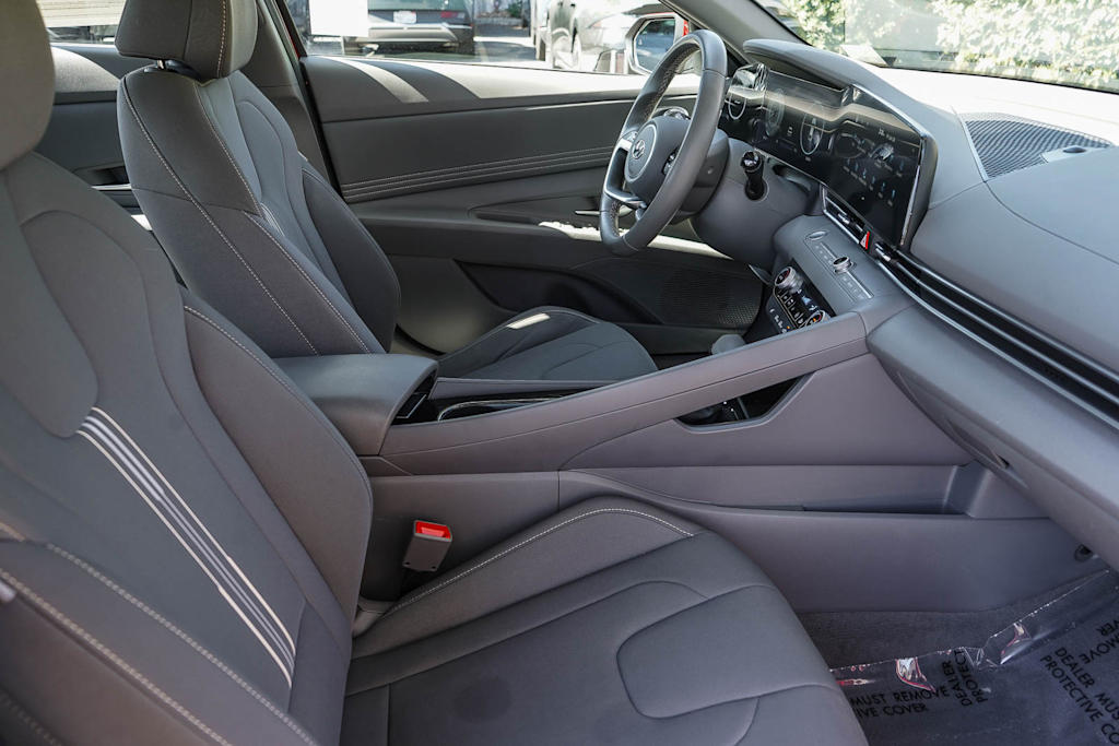 Thumbnail: 2023 Hyundai Elantra - 10