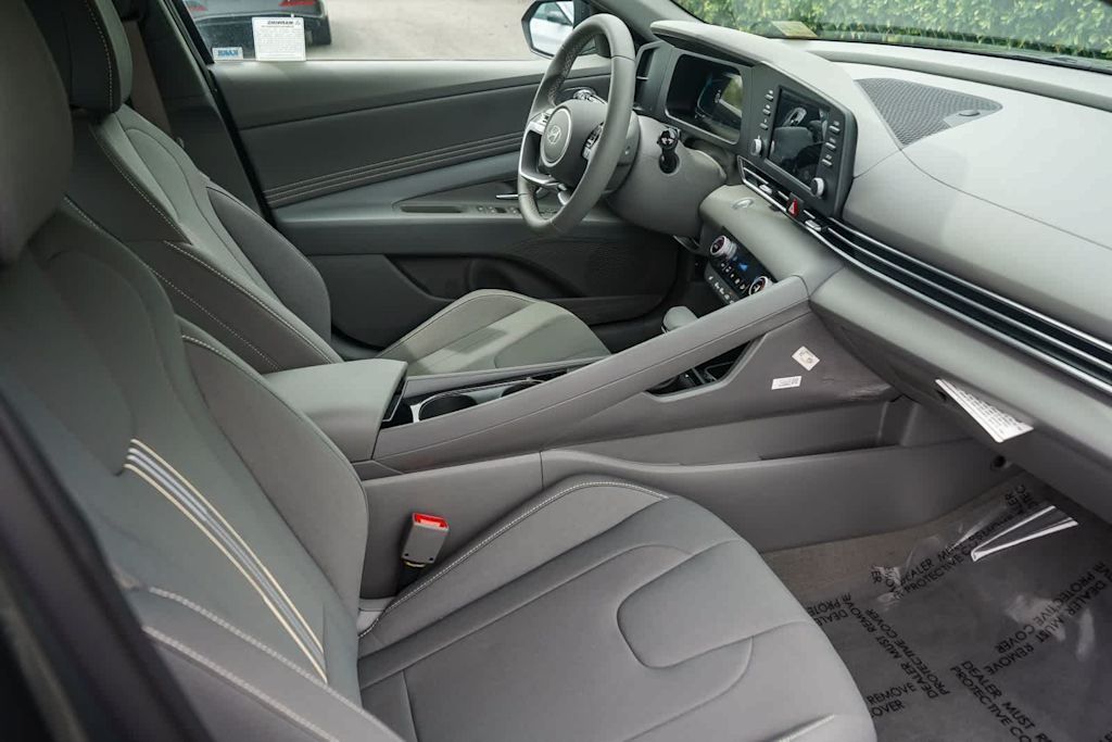 Thumbnail: 2026 Hyundai Elantra - 10