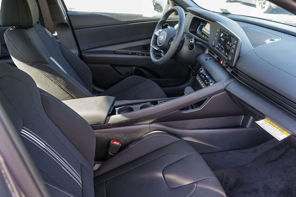 Thumbnail: 2026 Hyundai Elantra - 10