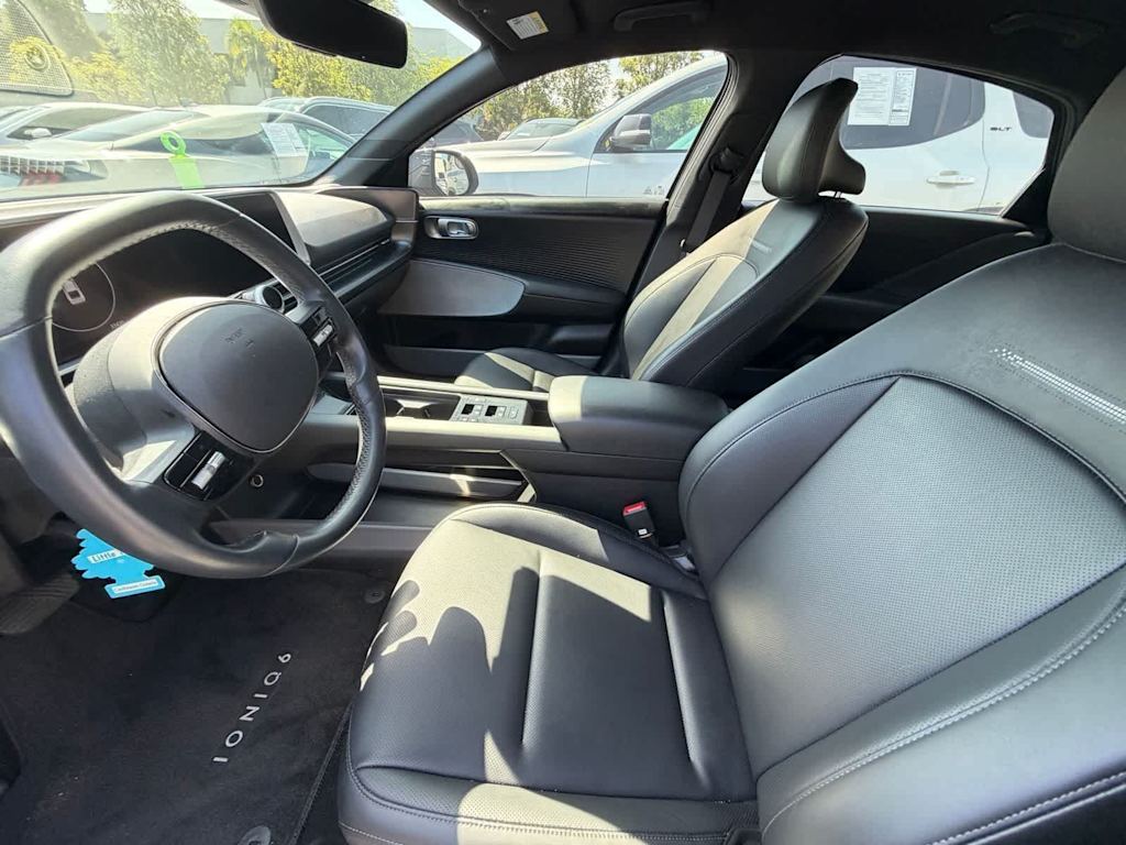 Thumbnail: 2023 Hyundai Ioniq 6 - 4