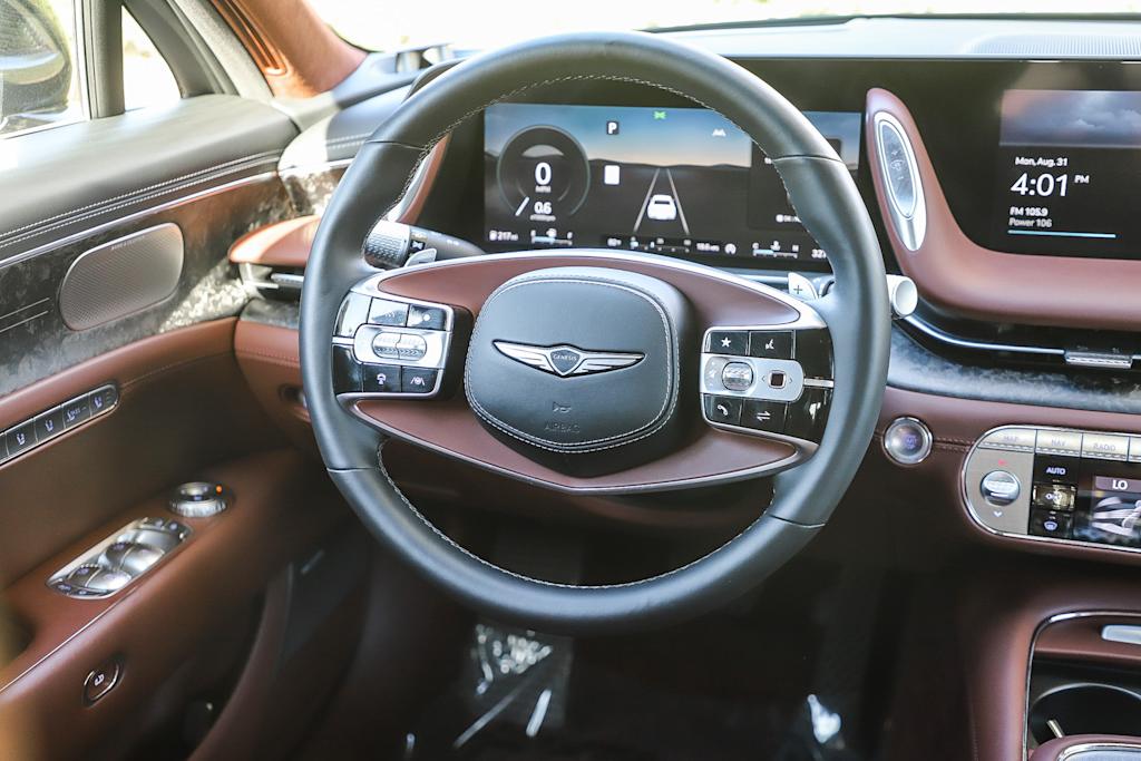 Thumbnail: 2023 Genesis G90 - 9
