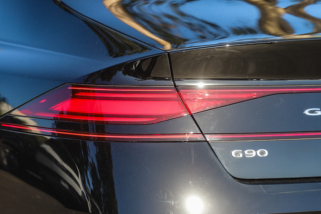 Thumbnail: 2023 Genesis G90 - 21