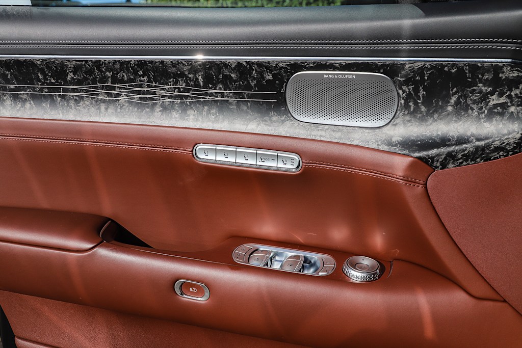 Thumbnail: 2023 Genesis G90 - 26