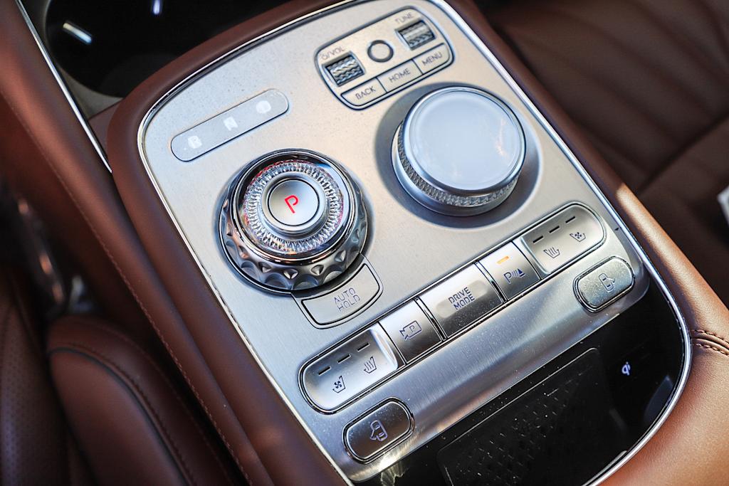 Thumbnail: 2023 Genesis G90 - 25
