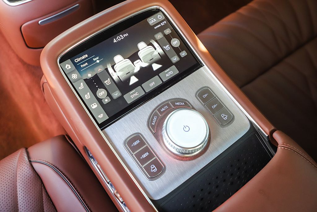 Thumbnail: 2023 Genesis G90 - 14