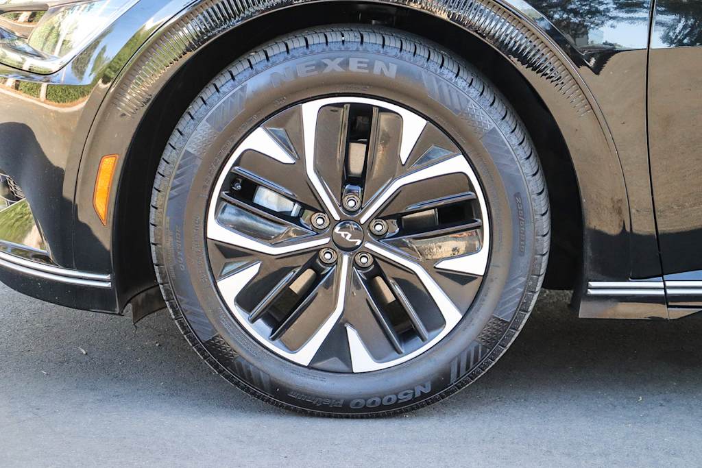 Thumbnail: 2022 Kia EV6 - 7