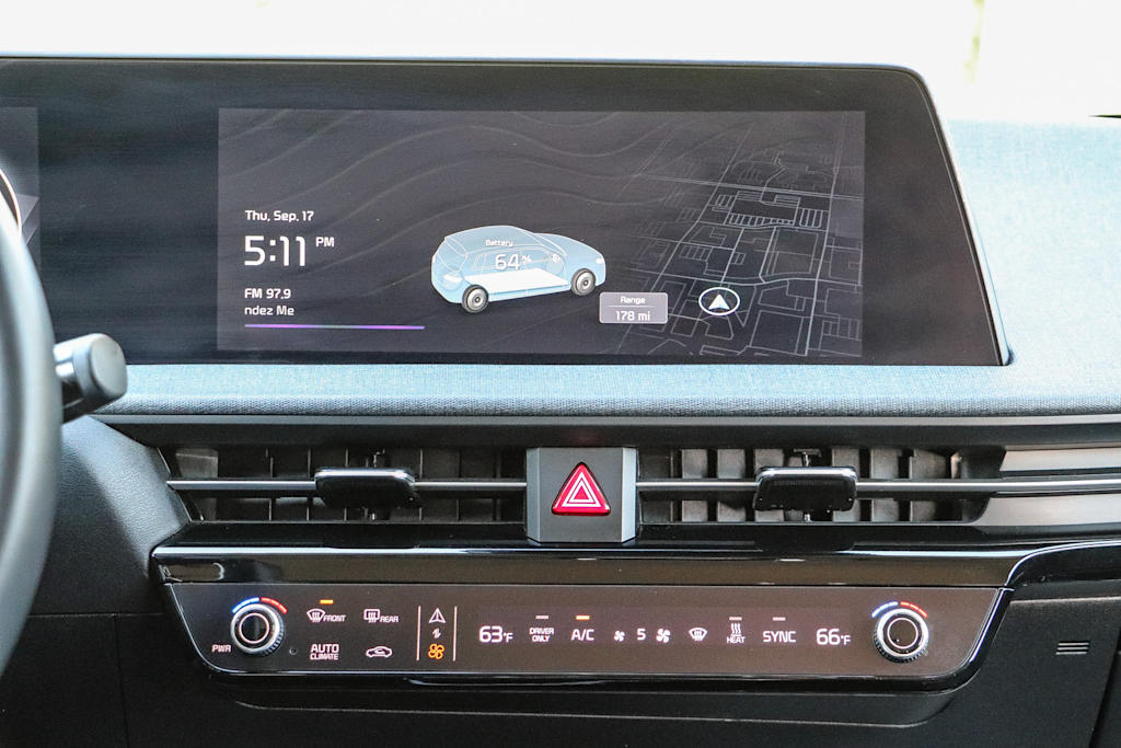 Thumbnail: 2022 Kia EV6 - 13