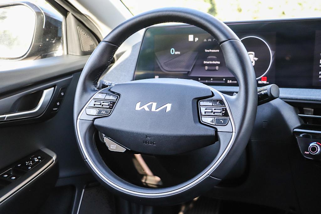 Thumbnail: 2022 Kia EV6 - 9