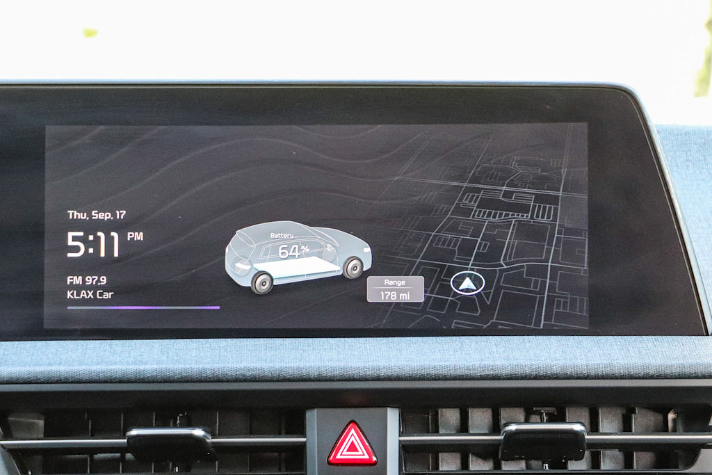 Thumbnail: 2022 Kia EV6 - 23