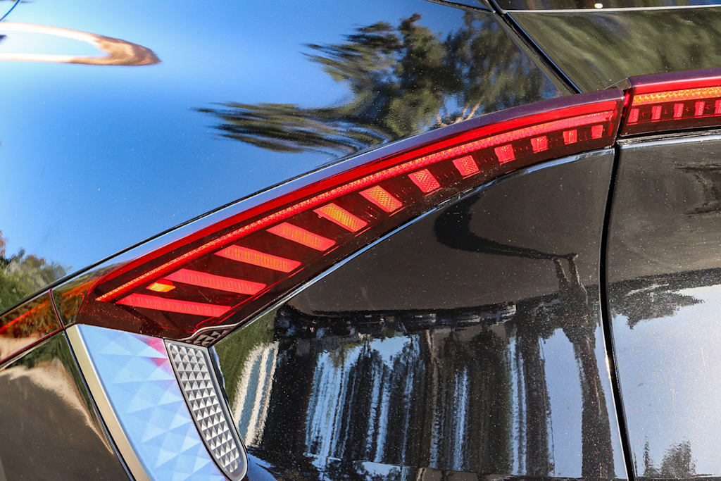 Thumbnail: 2022 Kia EV6 - 20