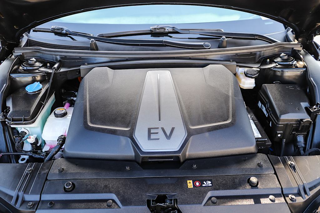 Thumbnail: 2022 Kia EV6 - 8