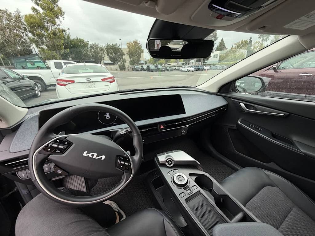 Thumbnail: 2023 Kia EV6 - 2