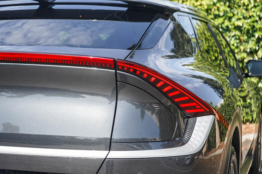 Thumbnail: 2023 Kia EV6 - 21