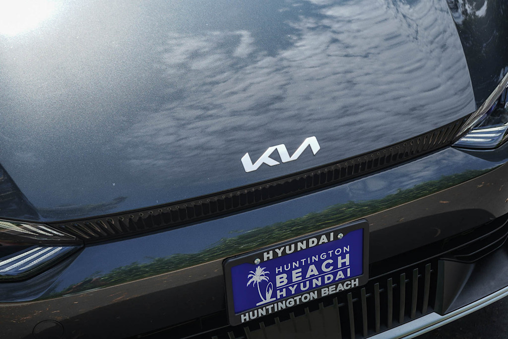 Thumbnail: 2023 Kia EV6 - 6