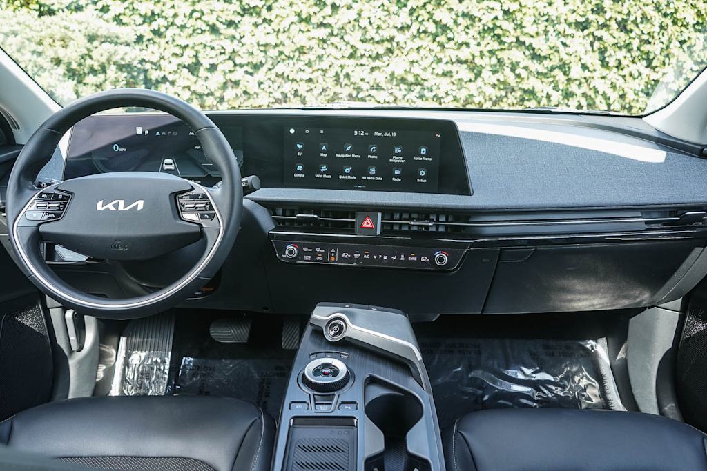 Thumbnail: 2023 Kia EV6 - 2