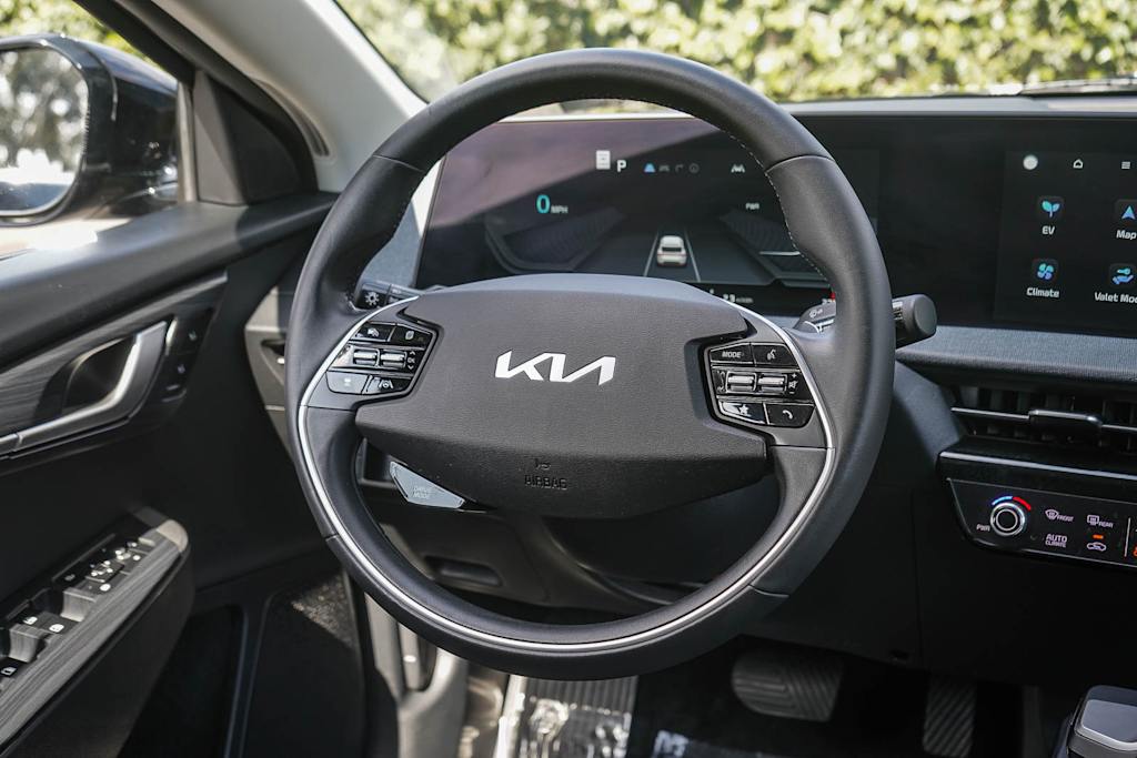 Thumbnail: 2023 Kia EV6 - 9