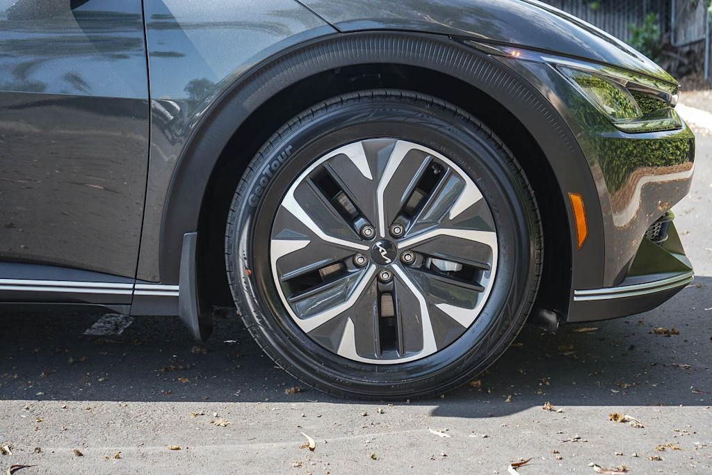 Thumbnail: 2023 Kia EV6 - 22