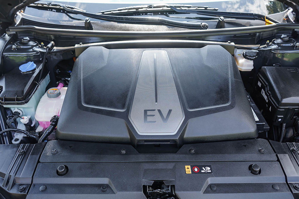Thumbnail: 2023 Kia EV6 - 8