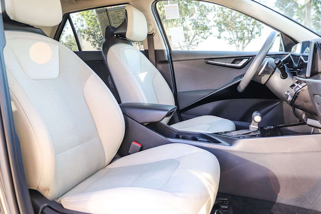 Thumbnail: 2023 Kia Niro - 10