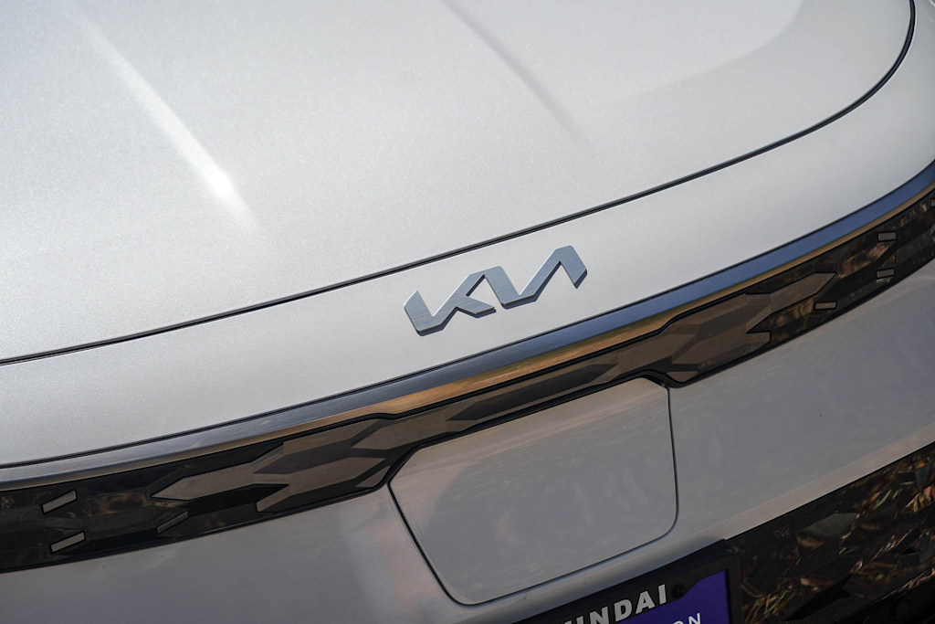 Thumbnail: 2024 Kia Niro - 22