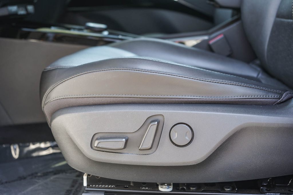 Thumbnail: 2024 Kia Niro - 26
