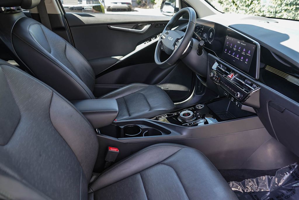 Thumbnail: 2024 Kia Niro - 10