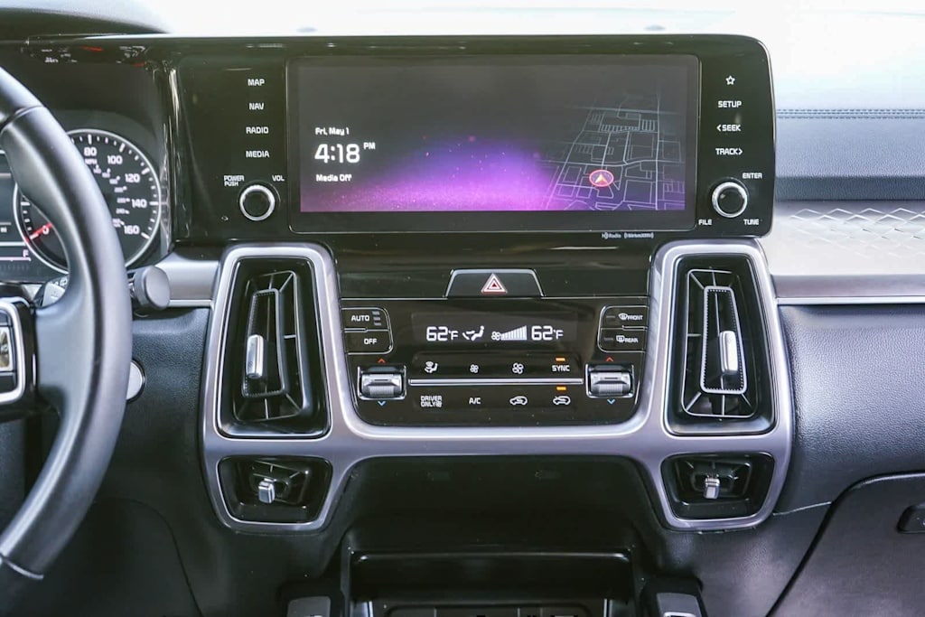 Thumbnail: 2023 Kia Sorento - 12