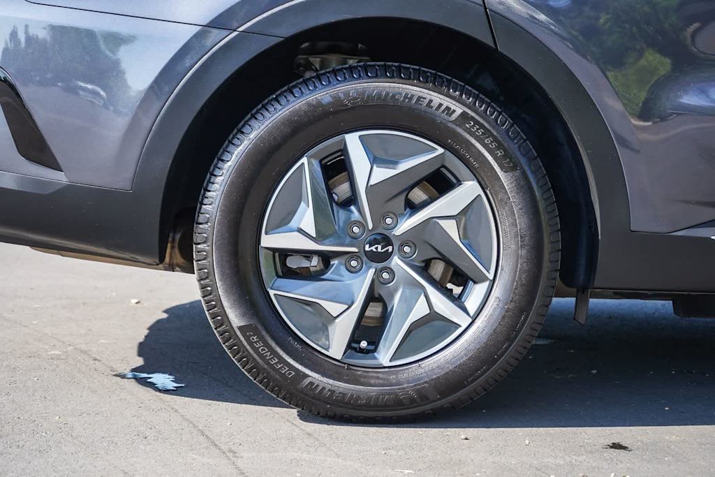 Thumbnail: 2023 Kia Sorento - 6
