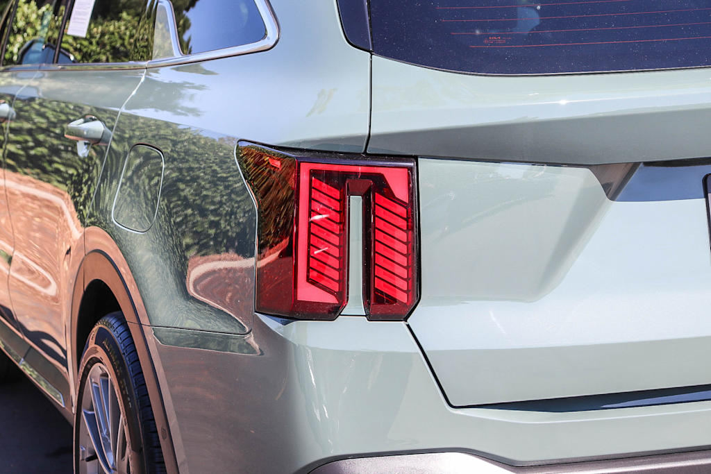Thumbnail: 2025 Kia Sorento - 20