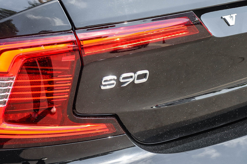 Thumbnail: 2023 Volvo S90 - 22