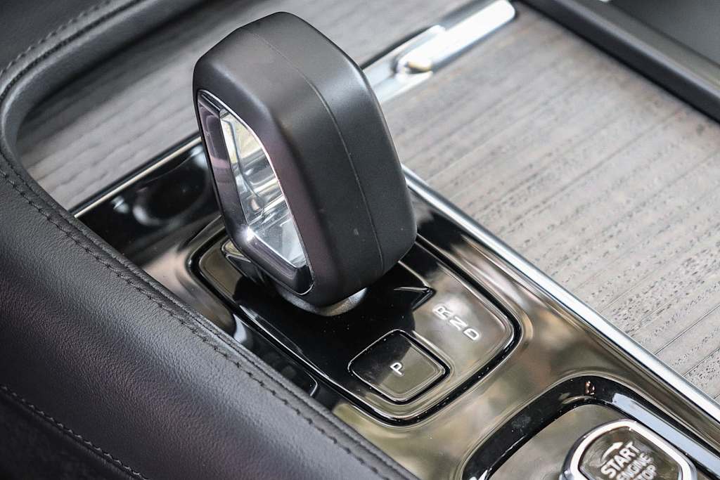 Thumbnail: 2023 Volvo S90 - 14