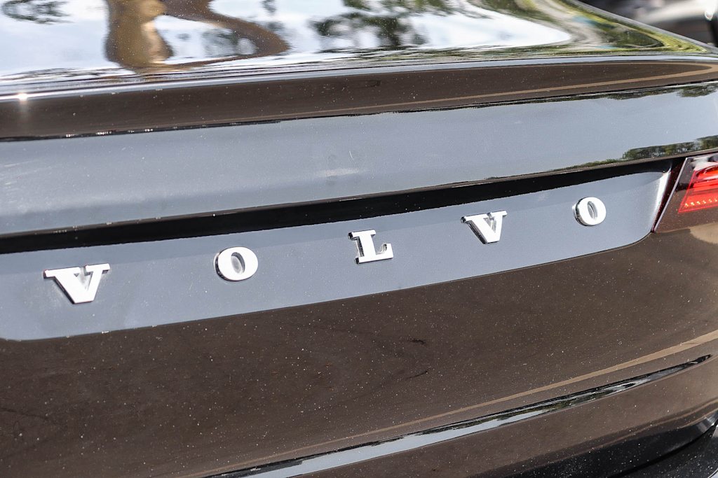 Thumbnail: 2023 Volvo S90 - 23