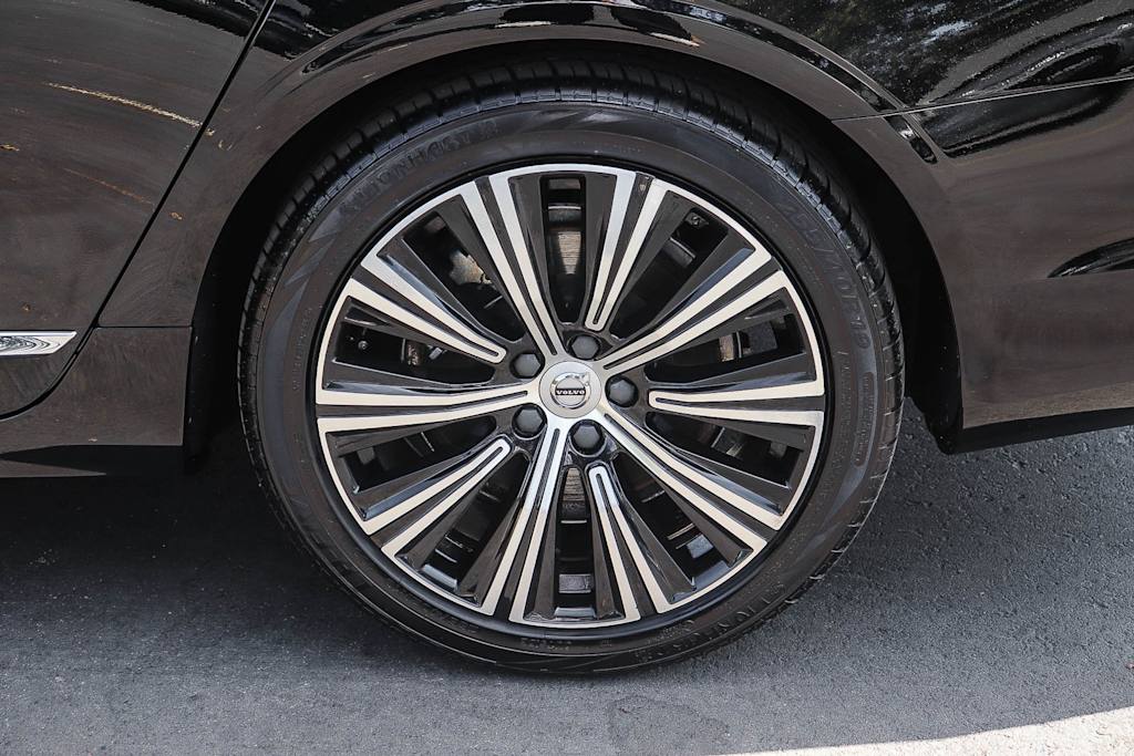 Thumbnail: 2023 Volvo S90 - 25
