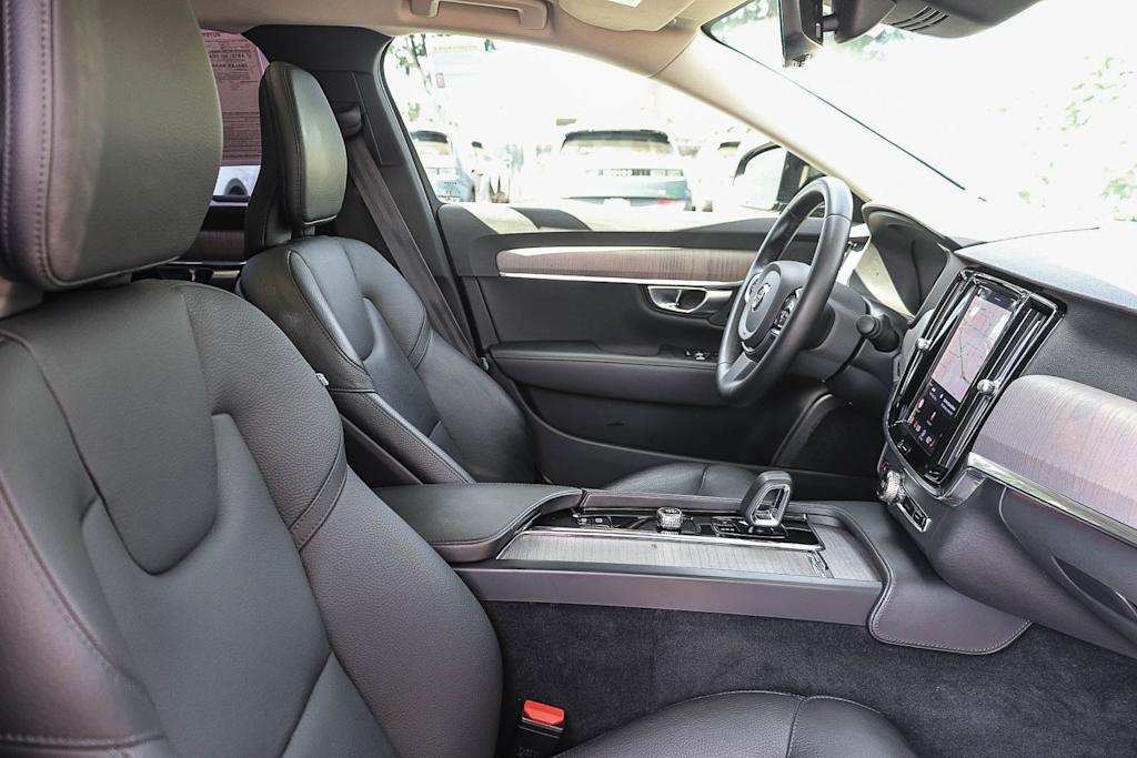 Thumbnail: 2023 Volvo S90 - 10