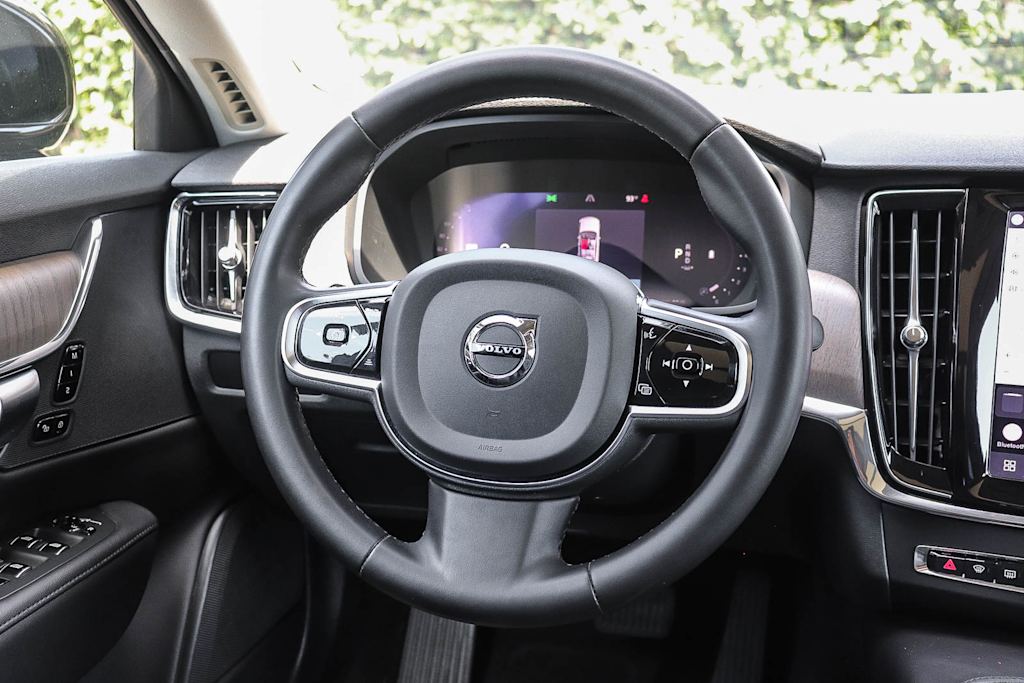Thumbnail: 2023 Volvo S90 - 9
